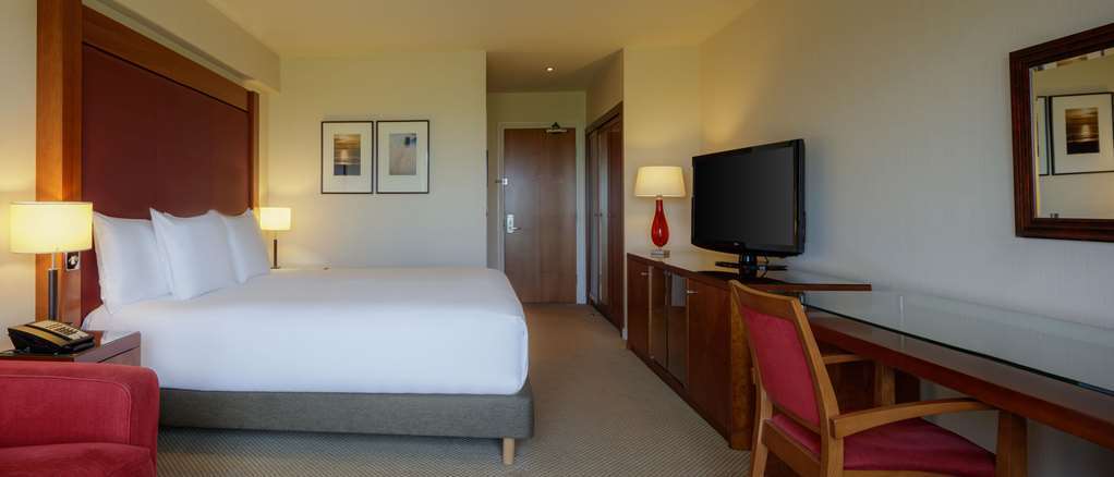 Doubletree By Hilton Aberdeen City Centre Room photo